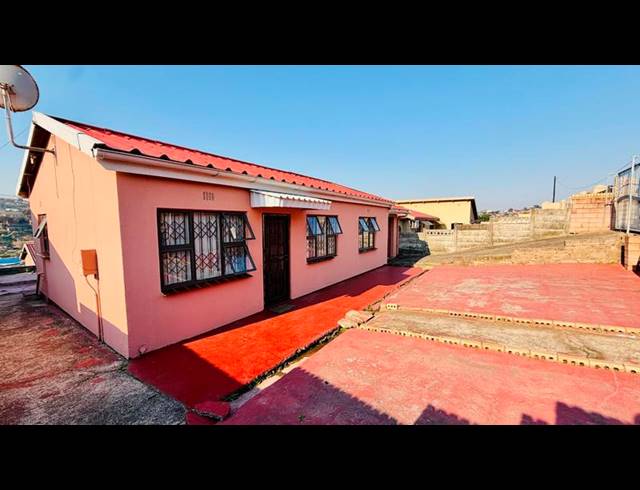 3 BEDROOM HOUSE FOR SALE IN UMLAZI